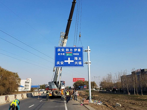 牡丹江牡丹江道路护栏网网片该如何进行正确的选购呢？